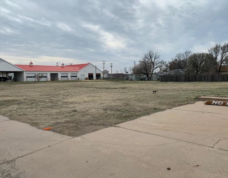 1031 Sheridan, Great Bend, KS 67530
