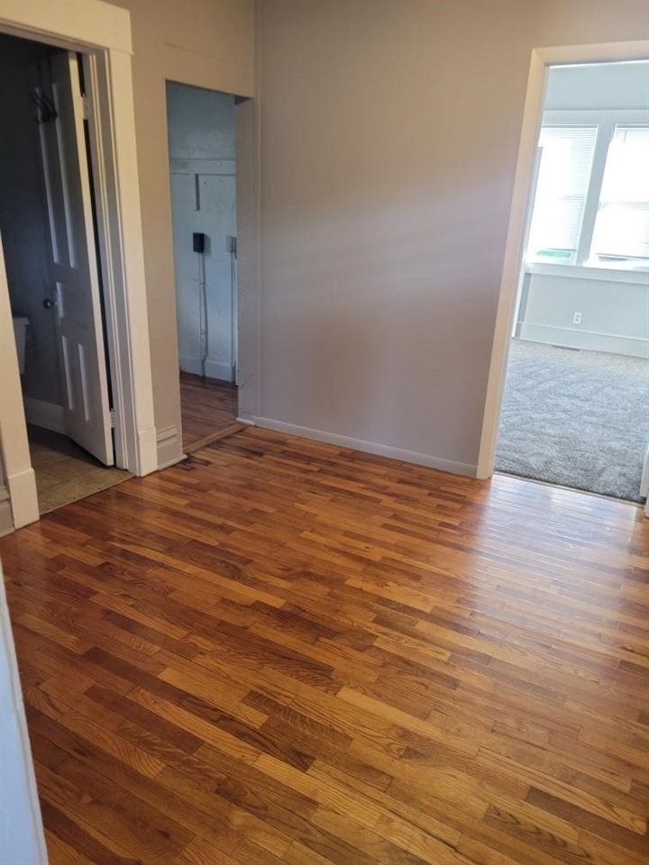 606 Johnstown Ave, Salina, KS 67401