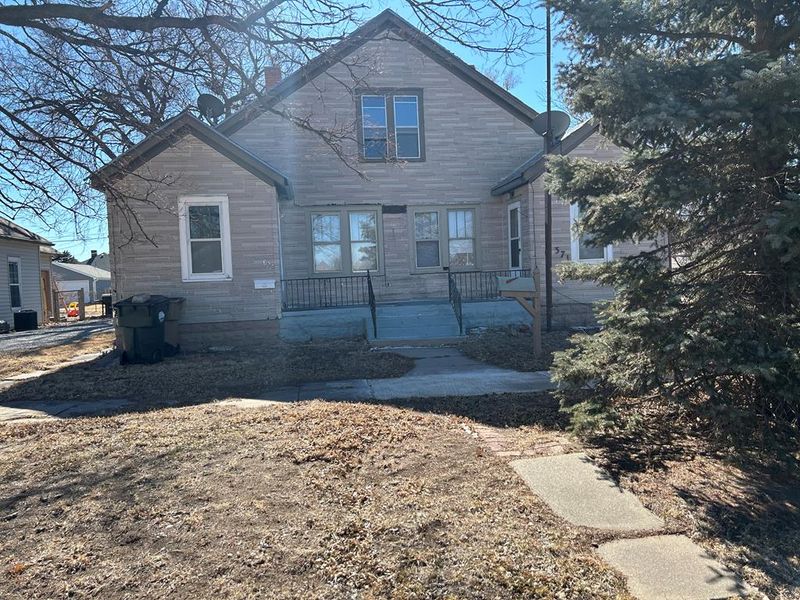 371 W 3rd, Hoisington, KS 67544