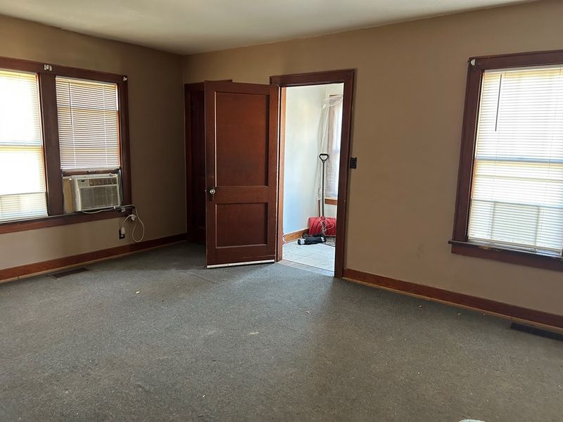371 W 3rd, Hoisington, KS 67544
