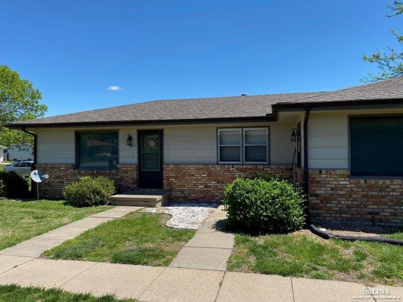 1408 E Beloit Ave, Salina, KS 67401