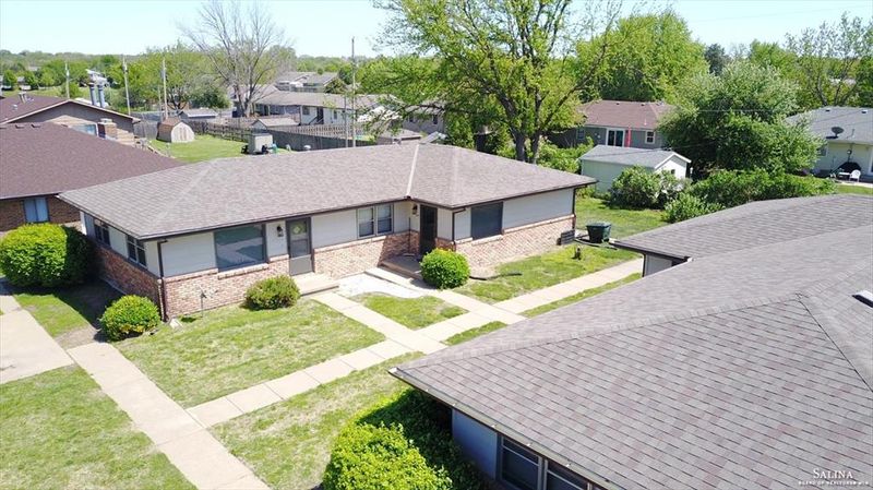 1408 E Beloit Ave, Salina, KS 67401