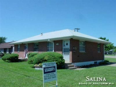 401 Hazel Ct, Salina, KS 67401