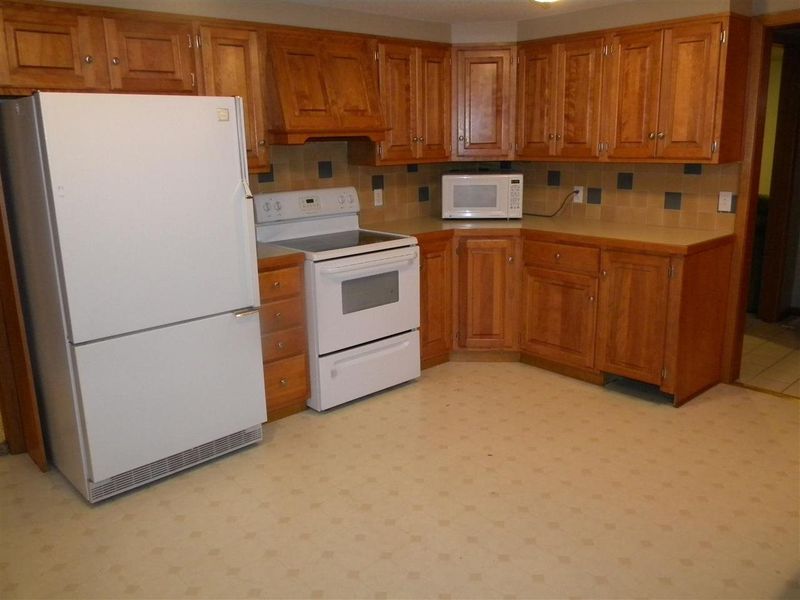 215 S Dean, Mount Hope, KS 67108