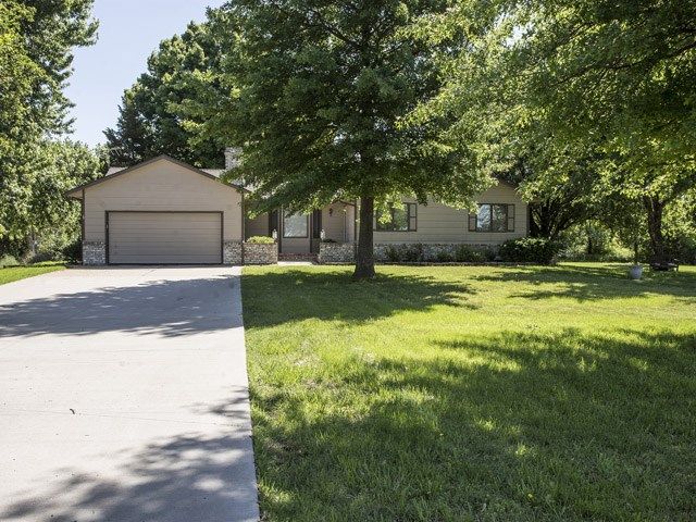 1050 E 140th Ave N, Mulvane, KS 67110