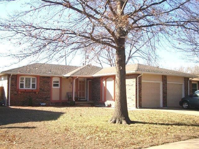 1207 N 1st St, Mulvane, KS 67110