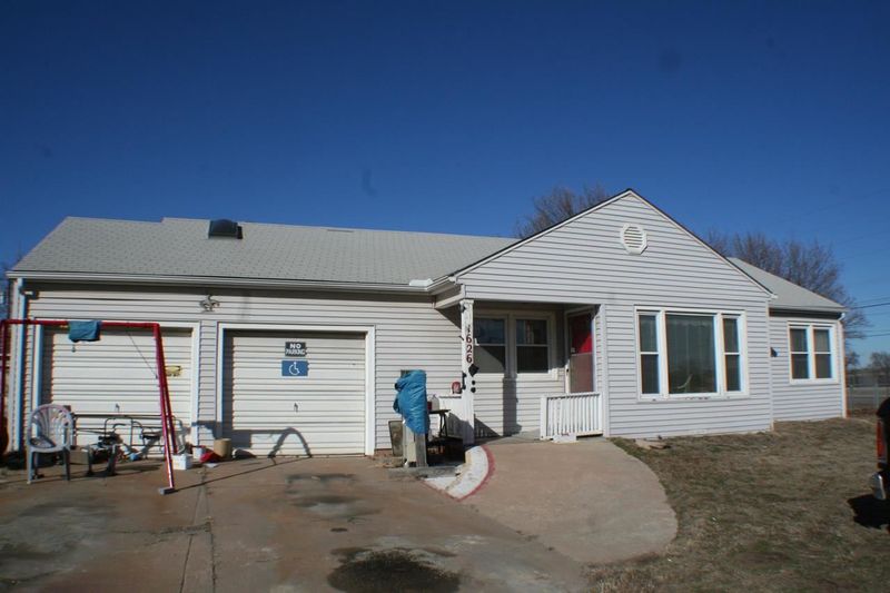 1626 E Mills St, Wichita, KS 67216-1860