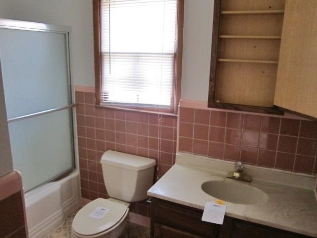 1045 S Wicker St, Wichita, KS 67207