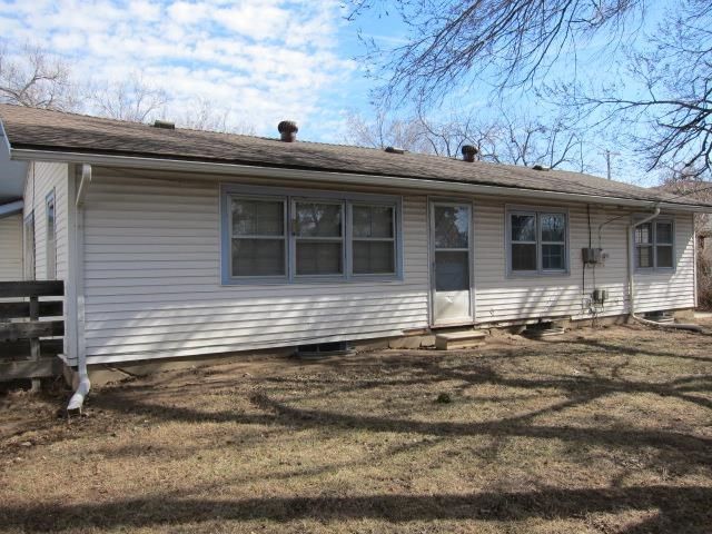 1045 S Wicker St, Wichita, KS 67207
