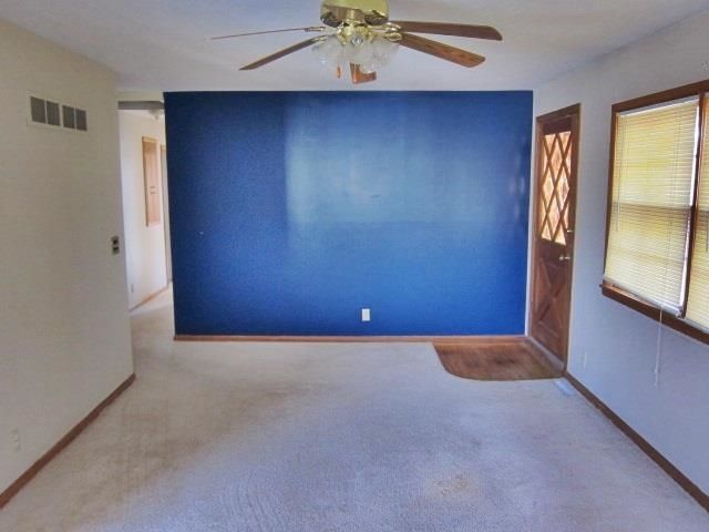 1045 S Wicker St, Wichita, KS 67207