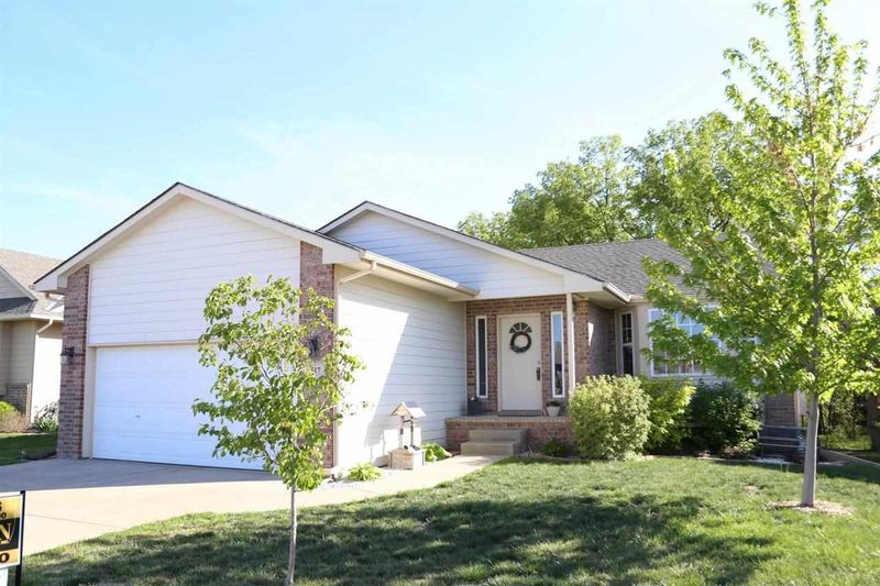 517 E Minneha Ave, Andover, KS 67002