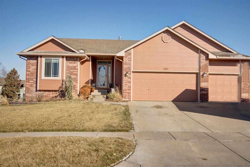 1000 E Pembrook Rd, Derby, KS 67037