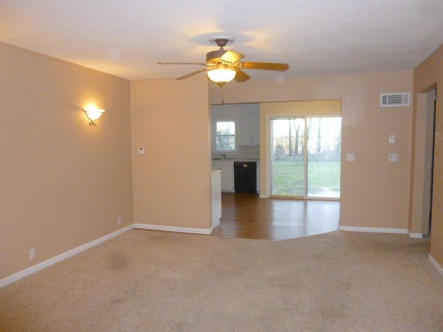 512 E 10th Ave, Belle Plaine, KS 67013