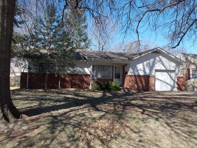 1809 Cherry St, Winfield, KS 67156