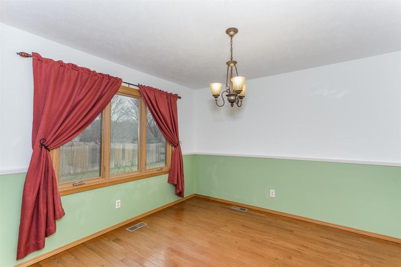 938 Goff Rd, Valley Center, KS 67147