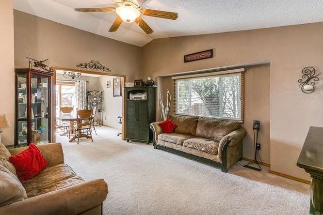 1713 Cresthill Rd, Derby, KS 67037