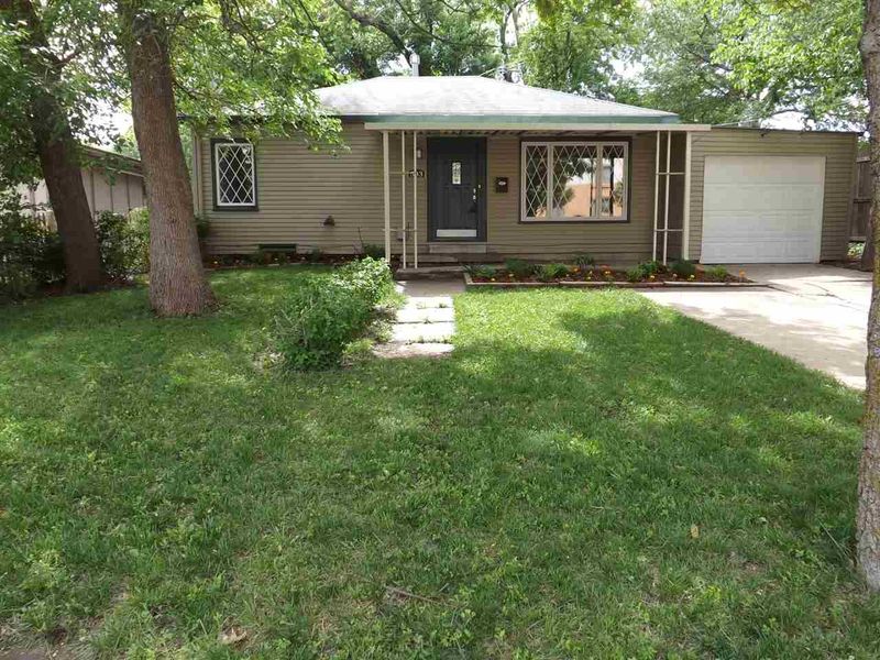 533 S Pinecrest St, Wichita, KS 67208