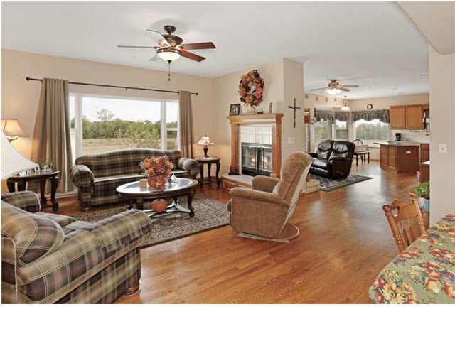 2549 E Sunnydale Ct, Valley Center, KS 67147