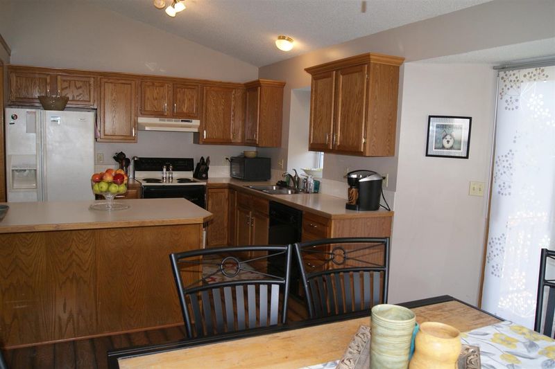 712 S Dublin Dr, Andover, KS 67002