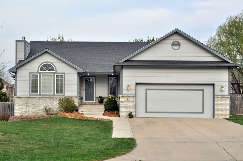 128 Elm Ct, Andover, KS 67002