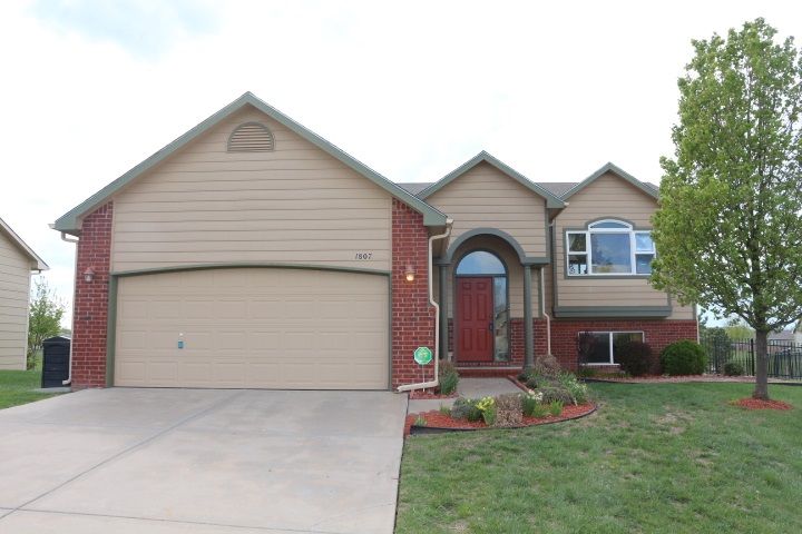 1807 N Black Locust Ct, Andover, KS 67002