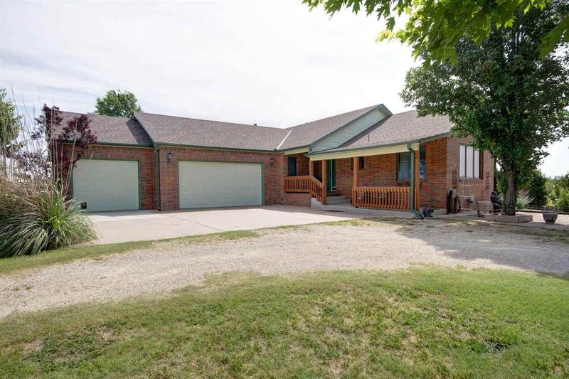 1336 N Greenwich Rd, Mulvane, KS 67110