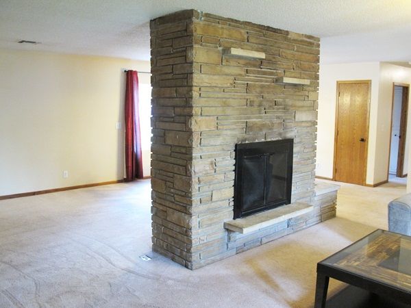 820 N Valleyview St, Wichita, KS 67212