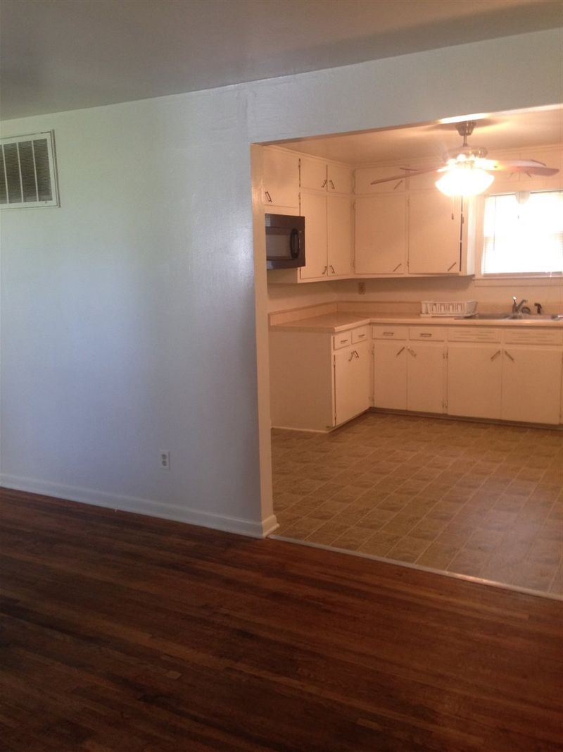 1173 E 43rd St South, Wichita, KS 67216