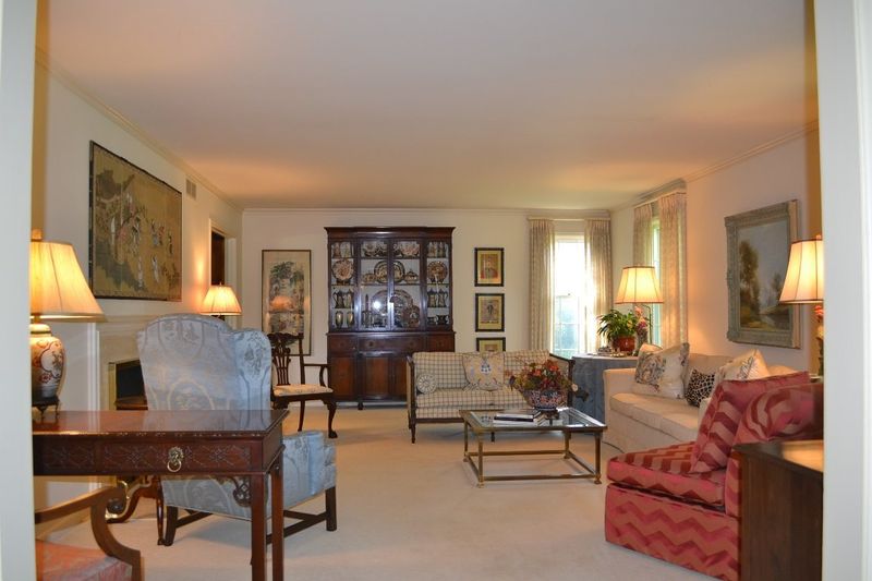9 Circle Dr, Newton, KS 67114