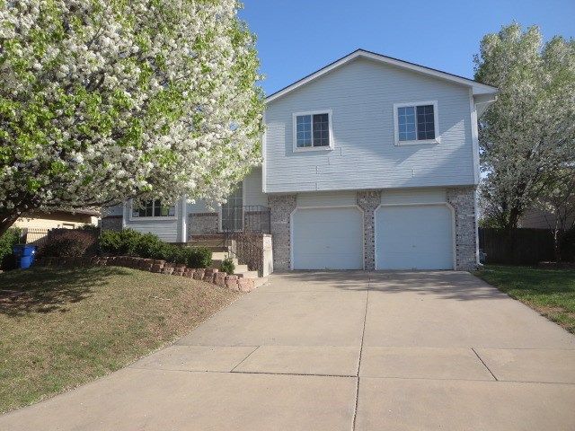 10503 E Countryside, Wichita, KS 67207