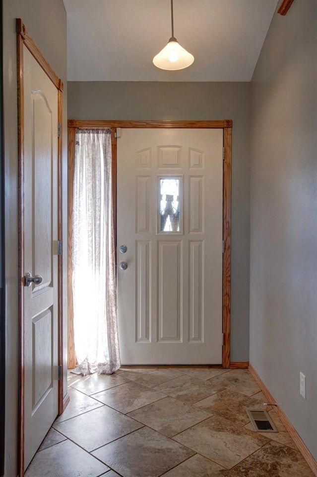12351 E Willowgreen Ct, Wichita, KS 67207