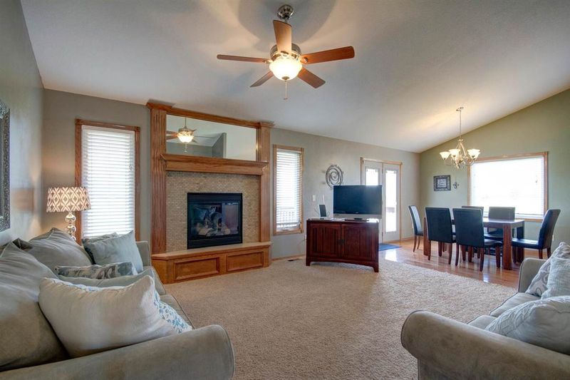 12351 E Willowgreen Ct, Wichita, KS 67207