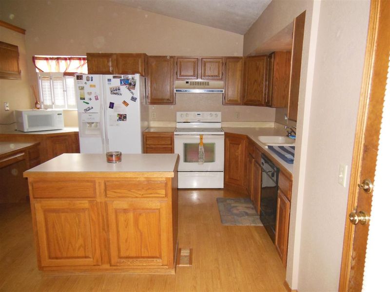 308 Edgewood Ct, Augusta, KS 67010