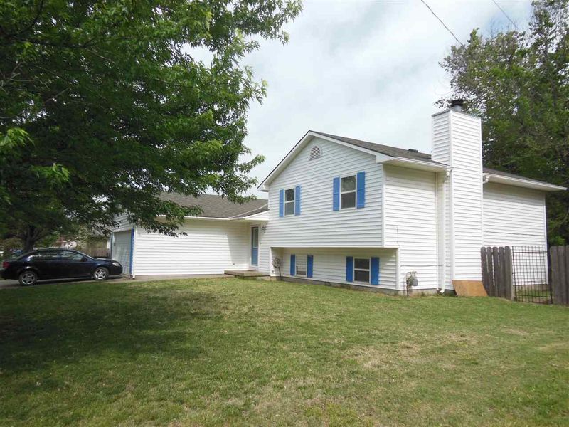 308 Edgewood Ct, Augusta, KS 67010