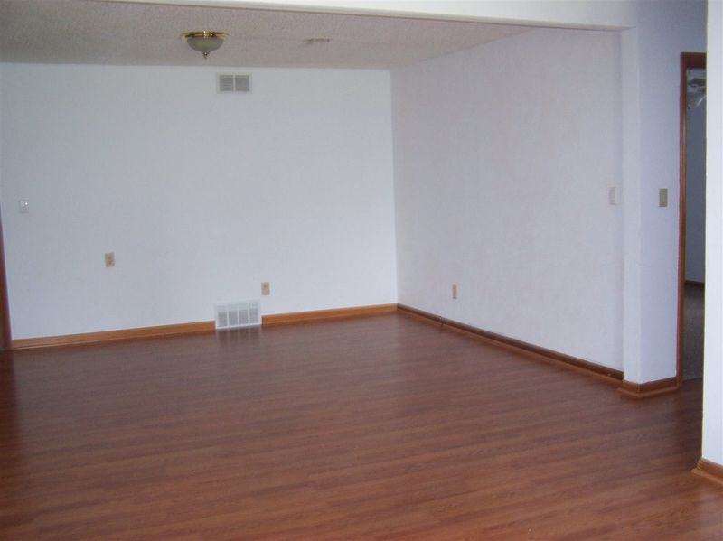 1522 E 9th St, Newton, KS 67114