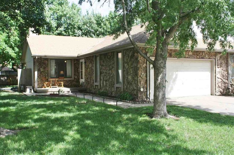 608 N Oak Forest, Derby, KS 67037