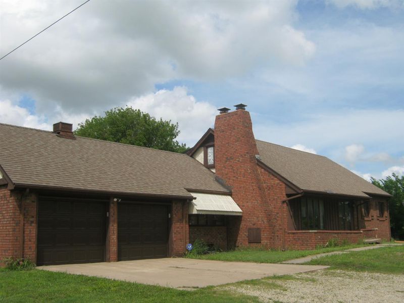 10718 E 47th St S, Derby, KS 67037