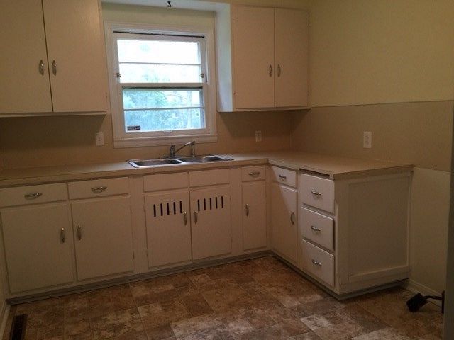2338 E Rivera St, Wichita, KS 67211-3744