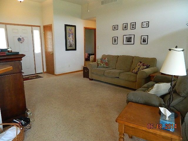 4111 Quail Ridge Dr, Winfield, KS 67156