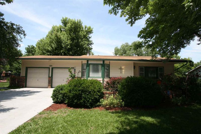 520 W Renee Dr, Andover, KS 67002