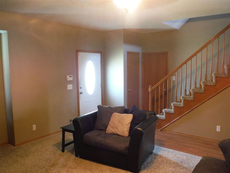 5714 E Pembrook St, Wichita, KS 67220