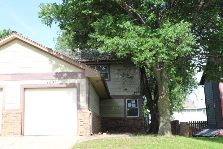 1207 S Longfellow St, Wichita, KS 67207