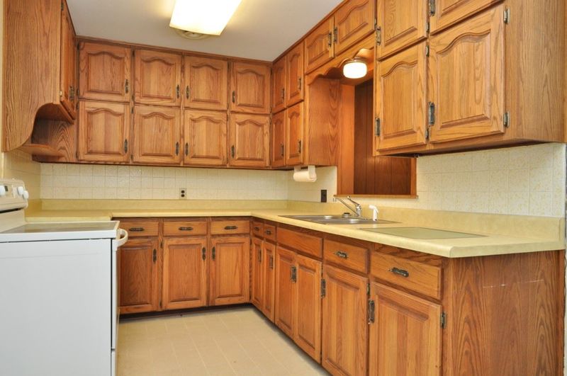 511 S Derby Ave, Derby, KS 67037