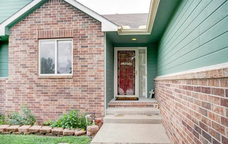 2539 E Elk Run Ct, Park City, KS 67219