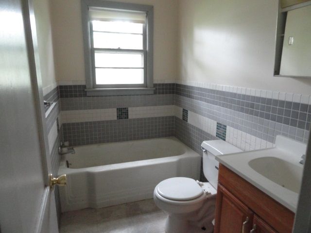 2825 E Maplewood, Wichita, KS 67214
