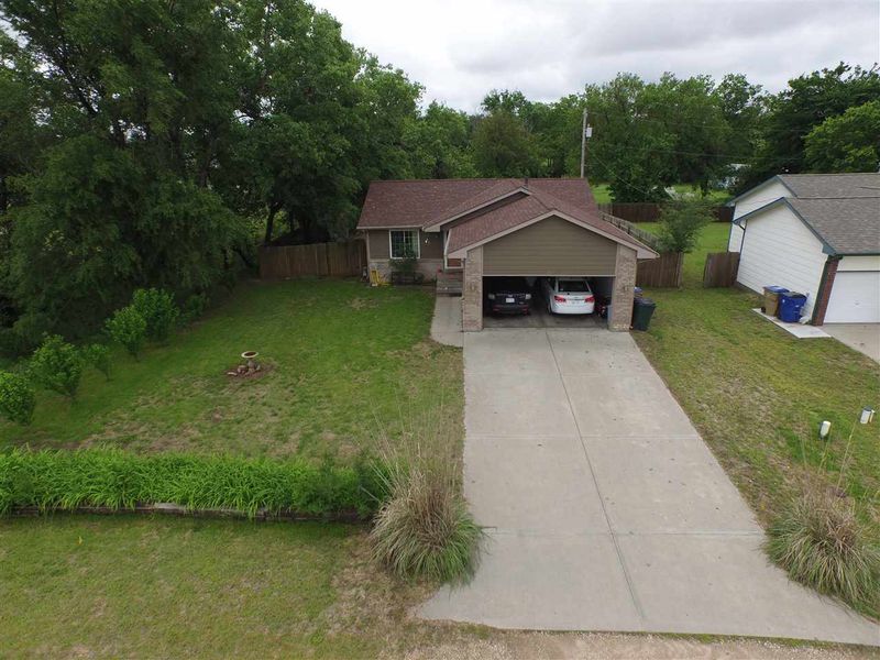 207 E Windsor St, Bentley, KS 67016