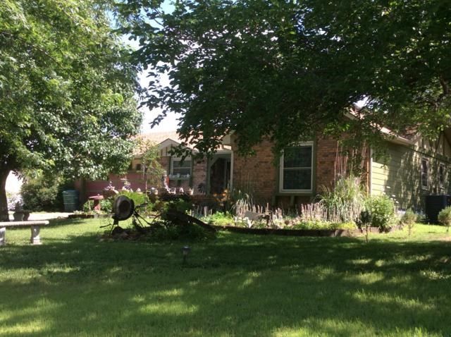 12 E Frontier Ln, Rose Hill, KS 67133