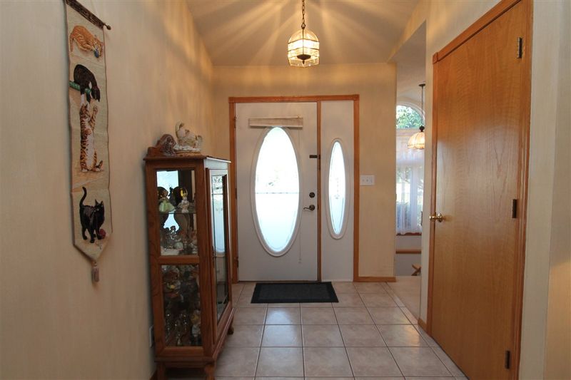 926 E Karla Ct, Haysville, KS 67060