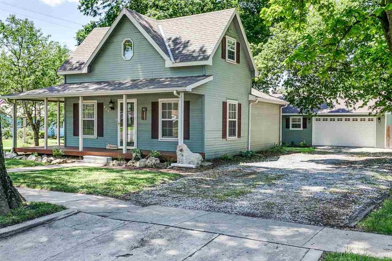 423 S 4th Ave, Mulvane, KS 67110