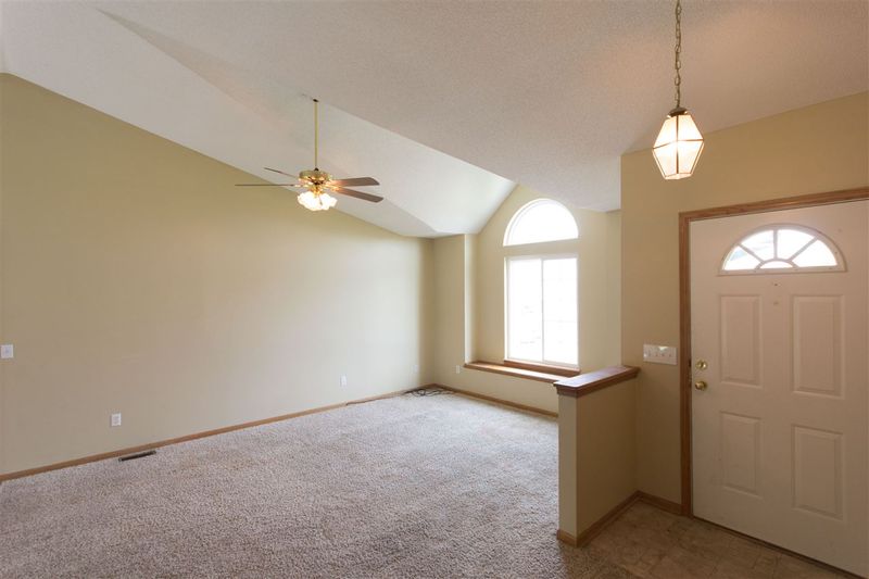105 S Warren Ave, Rose Hill, KS 67133